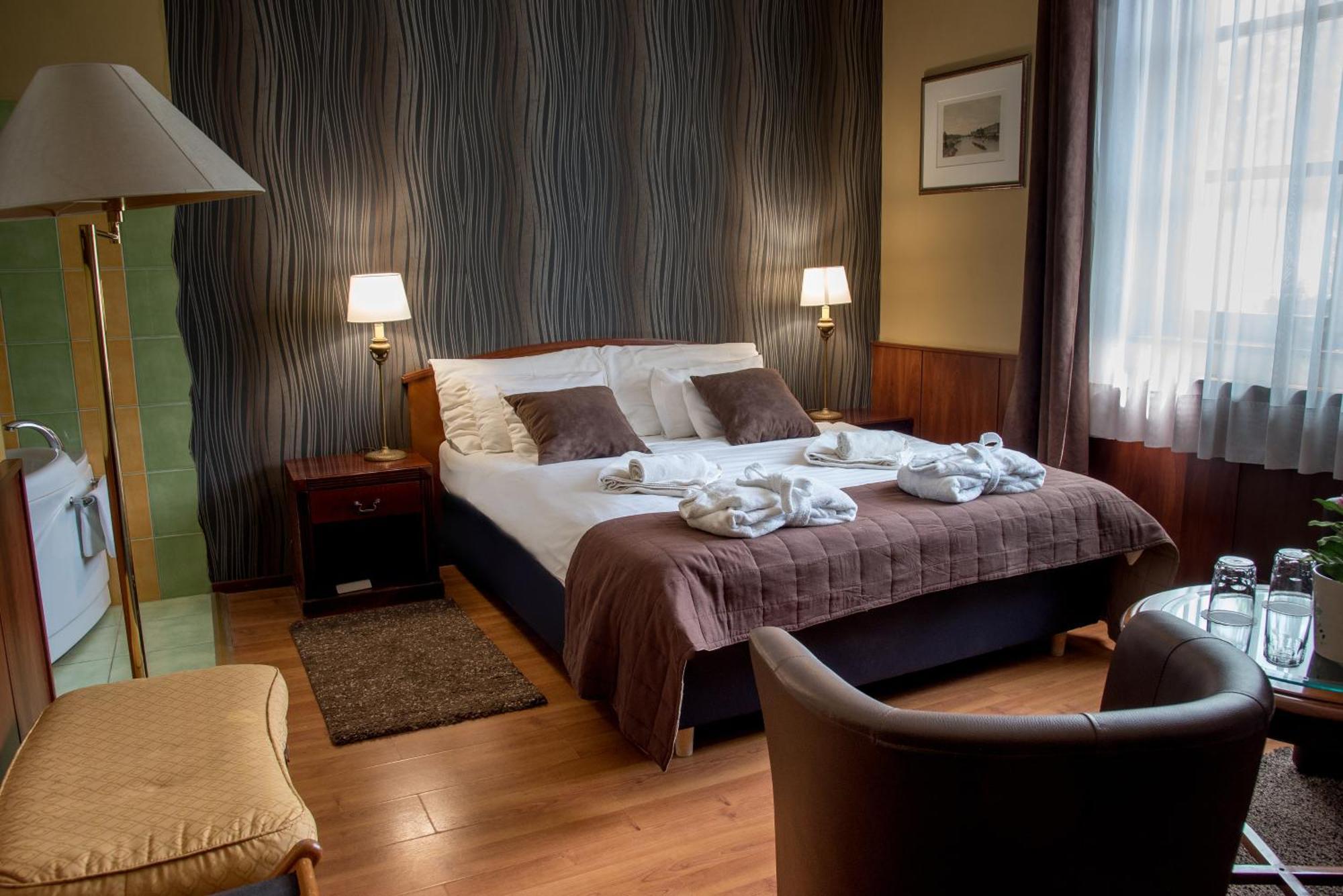 Nyerges Hotel Termal Superior Monor Dış mekan fotoğraf